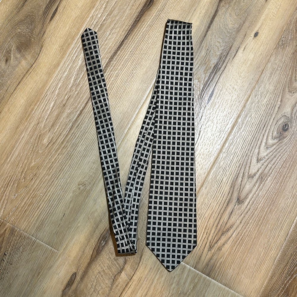 Black and silver textured Echo tie